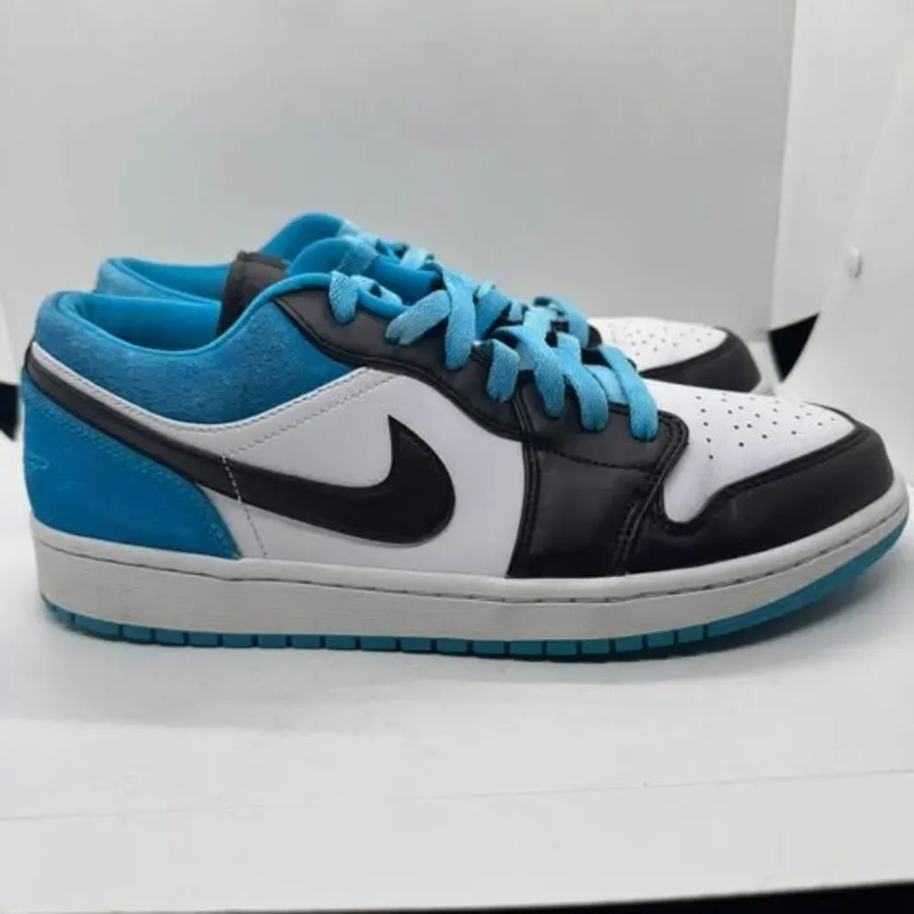 Nike Air Jordan 1 Low Laser Blue Mens 10 shoes sneakers